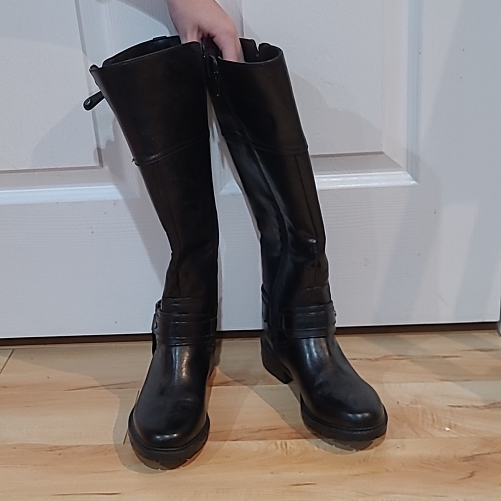GBG Guess women's size 6.5 boots